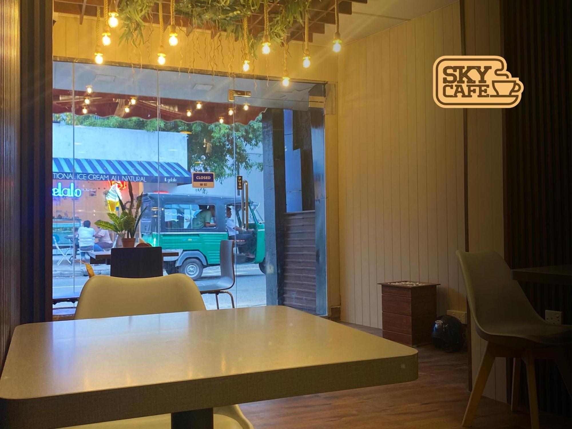 Sky Hostel Negombo Exterior foto